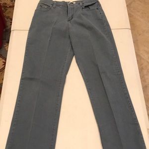 Lee relaxed straight leg size 6 petite pants
